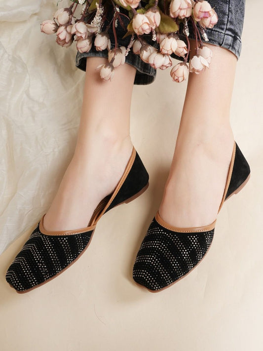 Dhiyona AK Embellished Mojaris