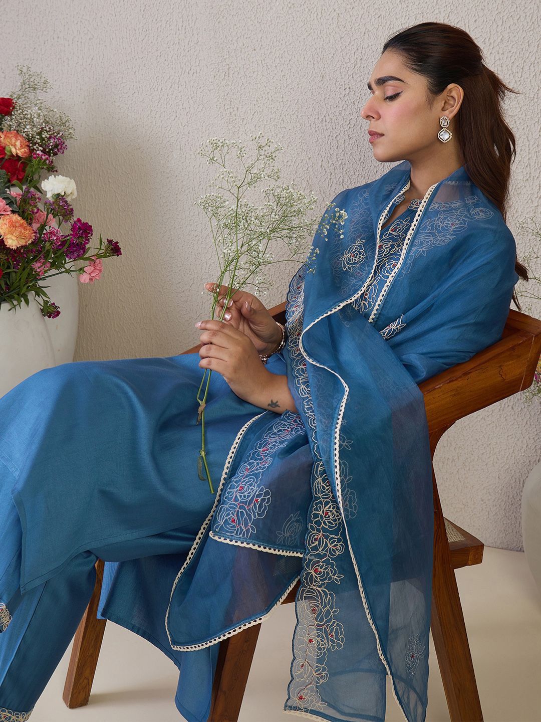 Women Floral Embroidered Kurta with Trousers & Dupatta