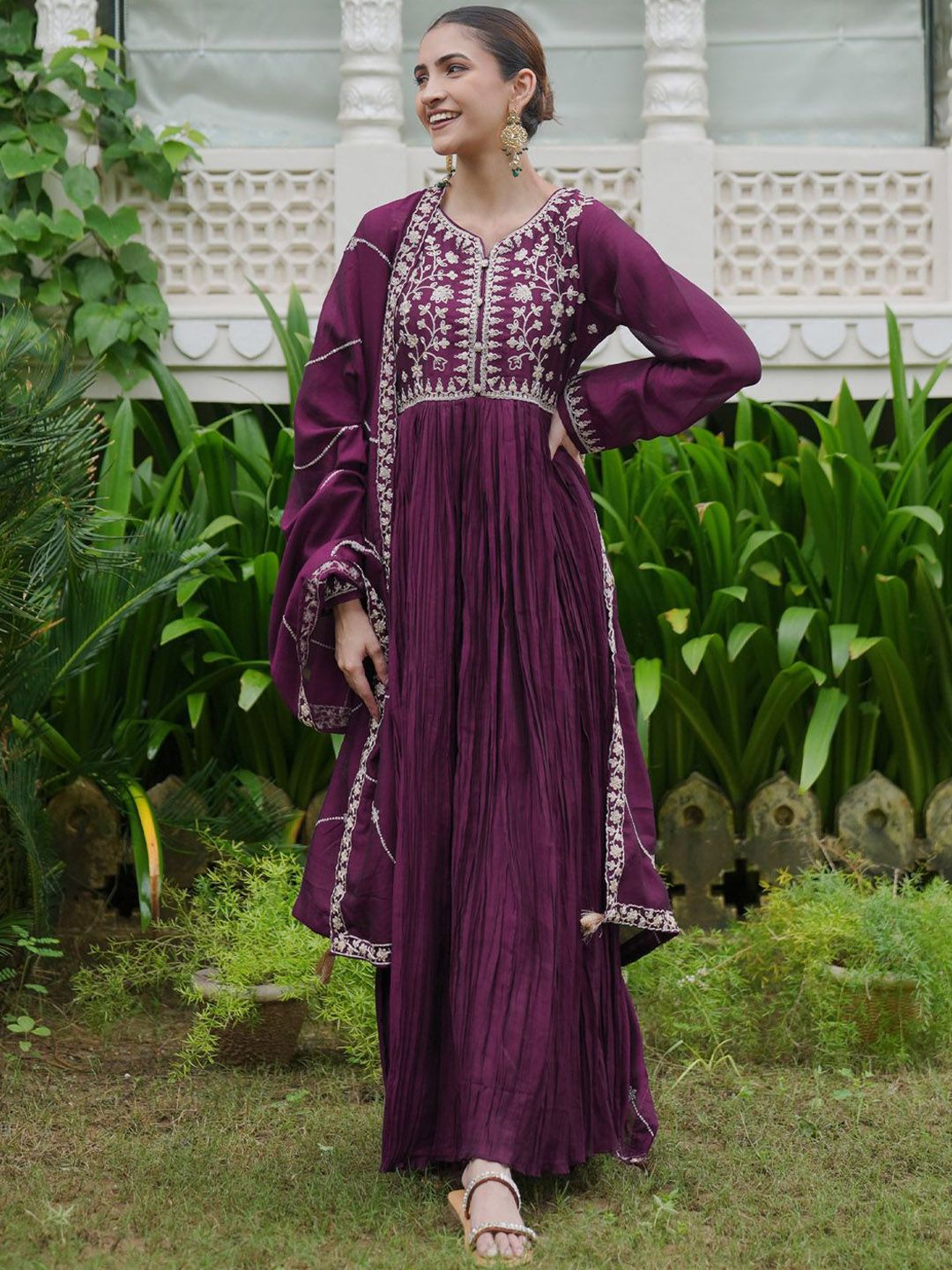 Dhiyona IE Women Floral Embroidered Pleated Kurta with Trousers & With Dupatta