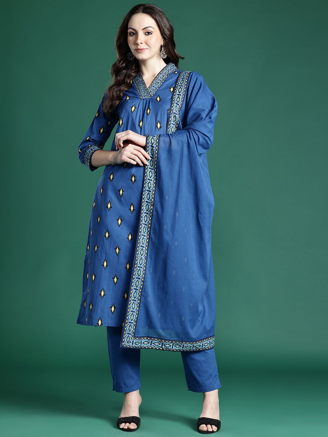 Dhiyona IE Ethnic Motifs Embroidered Pure Cotton Kurta with Trousers & Dupatta