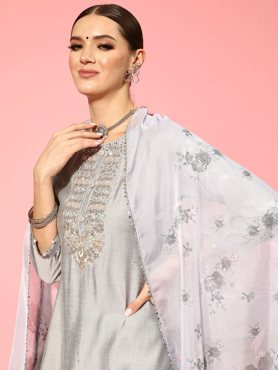 Dhiyona VA Women'sFloral Embroidered Regular Beads and Stones Kurta with Trousers & Dupatta