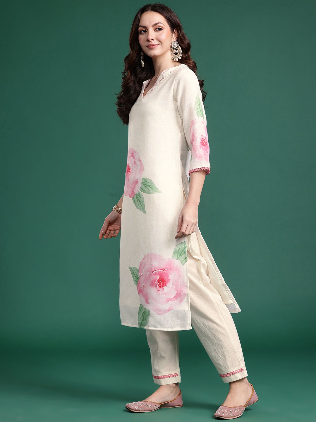 Women Floral Printed Kurta with Trousers & Dupatta