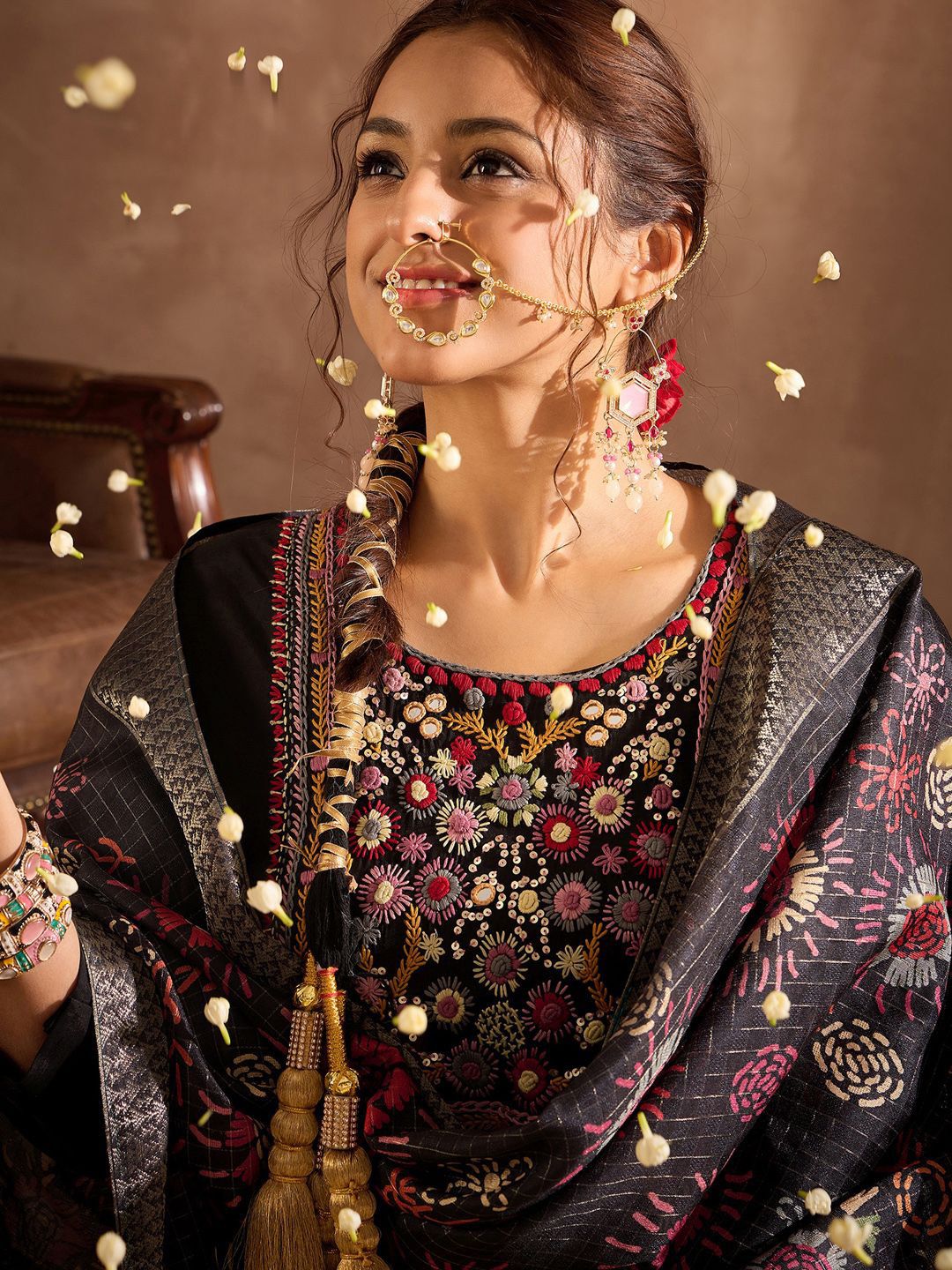 Dhiyona IE Floral Embroidered Thread Work Straight Kurta With Trousers And Dupatta