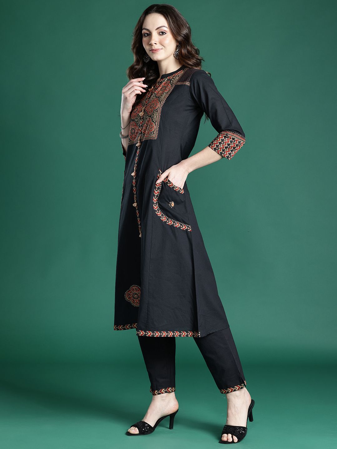 Ethnic Motifs Printed Pure Cotton Kurta with Trousers