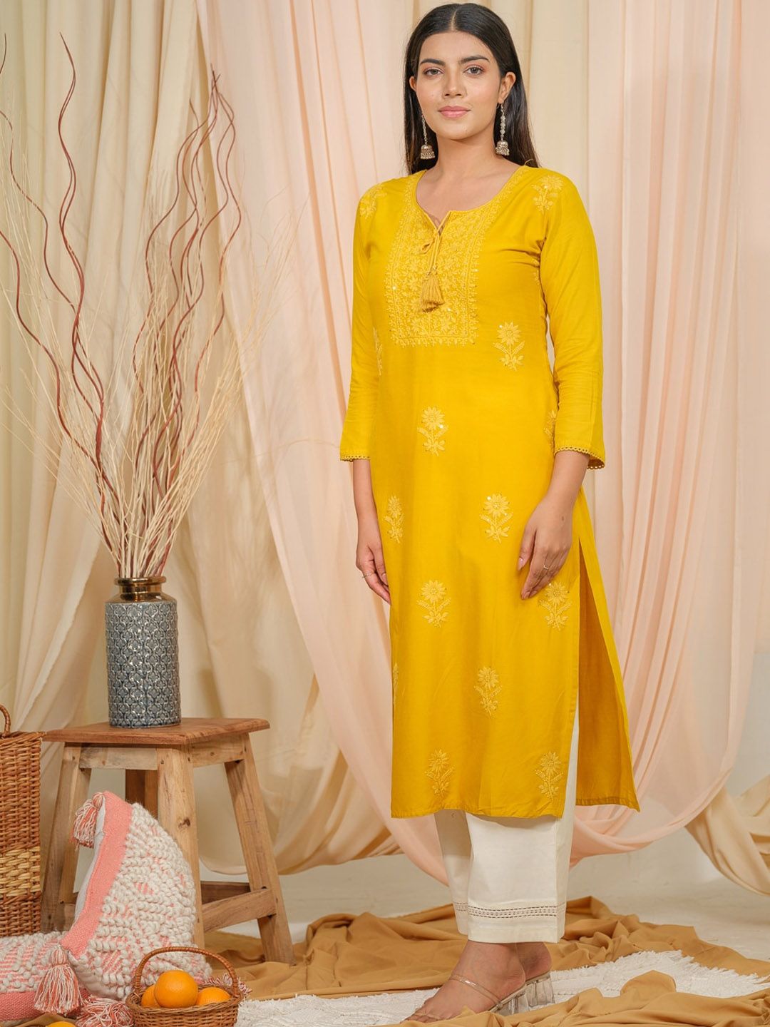 Dhiyona OD  Floral Embroidered Tie-Up Neck Straight Kurta