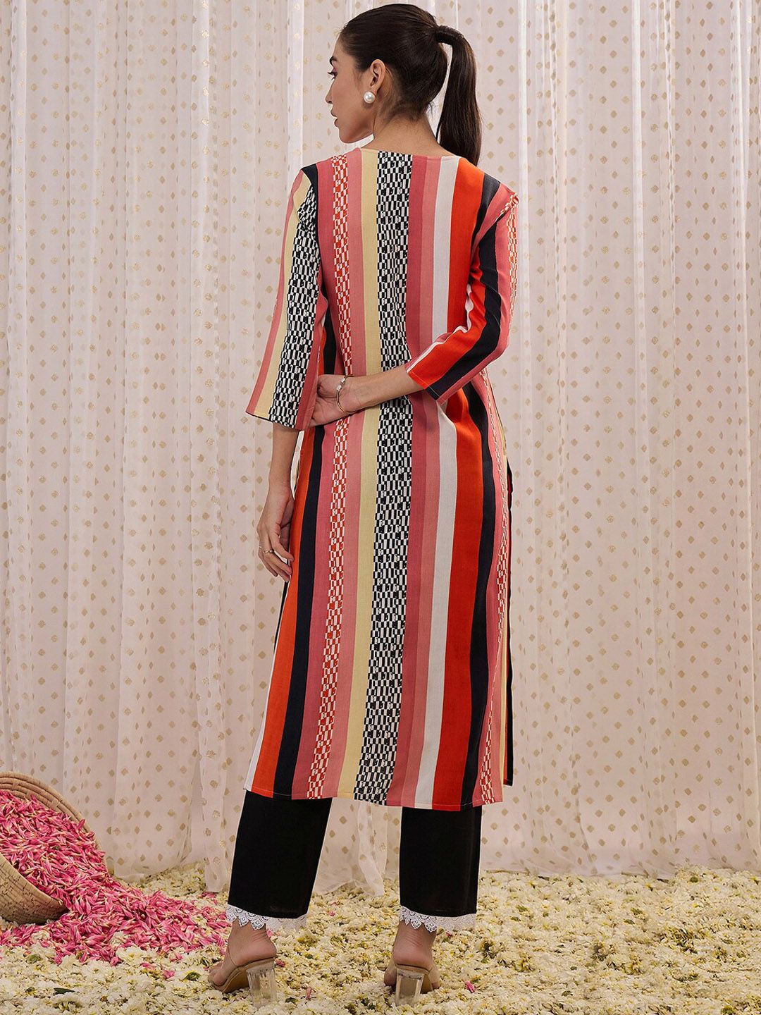 Dhiyona IE Striped Straight Kurta