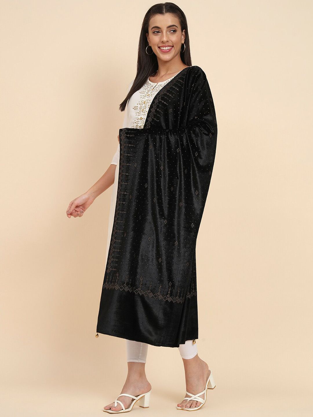 Dhiyona PA Embellished Beads & Stones Velvet Shawl