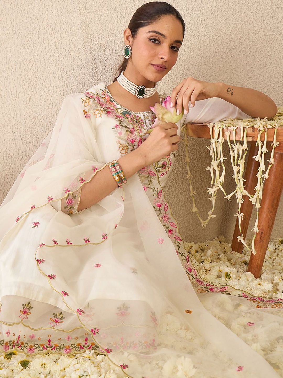 Dhiyona IE Floral Embroidered Round Neck Kurta With Trousers & Dupatta