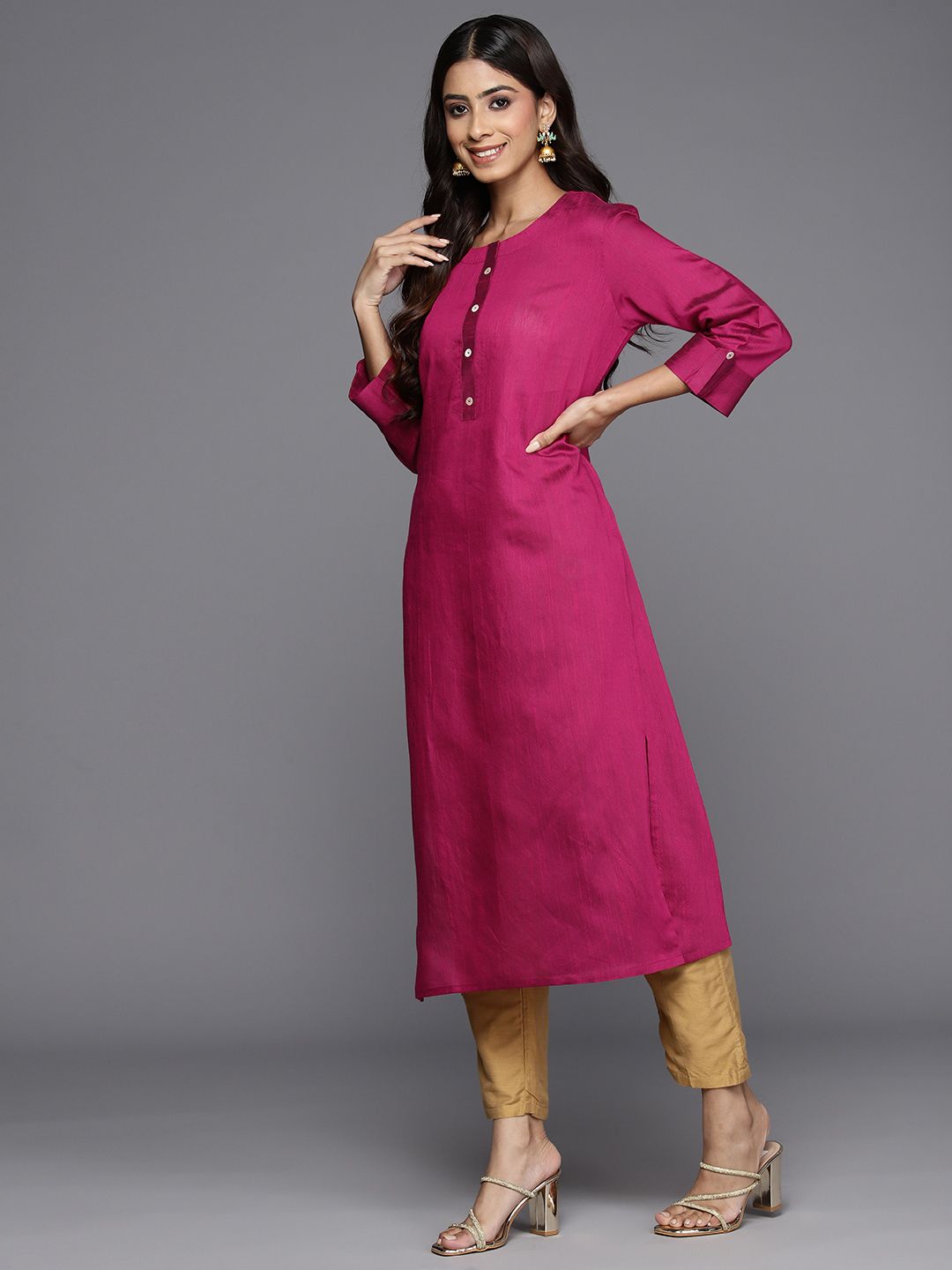 Dhiyona IE Women Solid Raw Silk Kurta