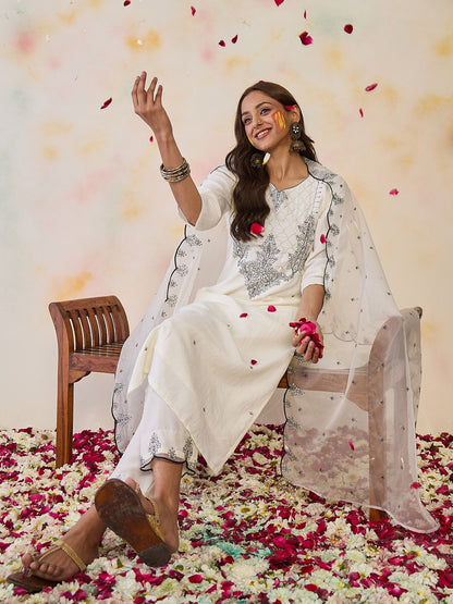 Dhiyona IE Women Ethnic Motifs Embroidered Regular Thread Work Kurta with Trousers & With Dupatta