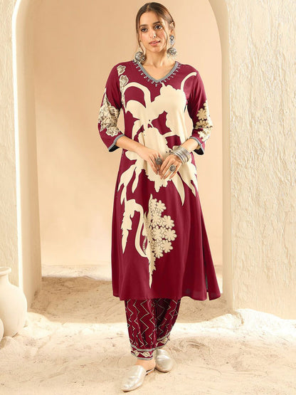 Dhiyona IE Women Floral Printed Regular Sequinned Kurta with Salwar