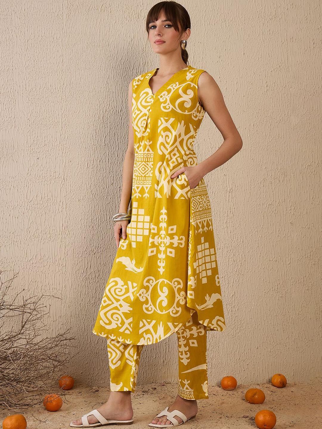 Women Ethnic Motifs Printed Regular Pure Cotton Kurta with Trousers