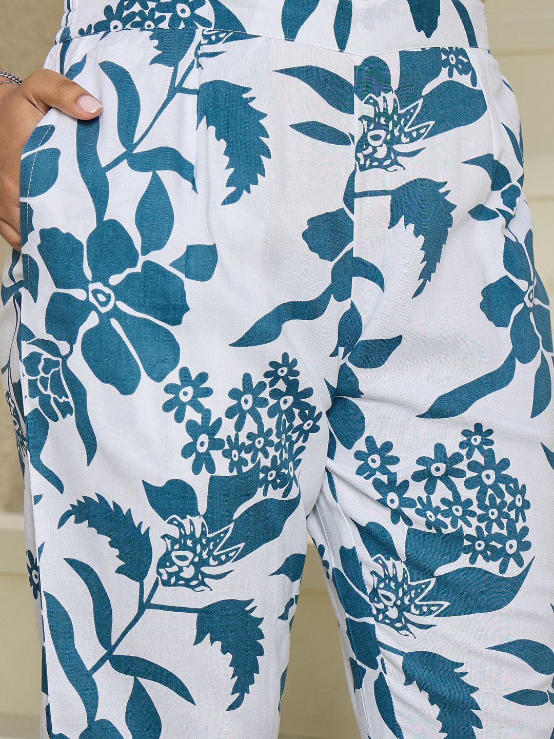 Floral Printed Shirt Collar Kurta With Trousers