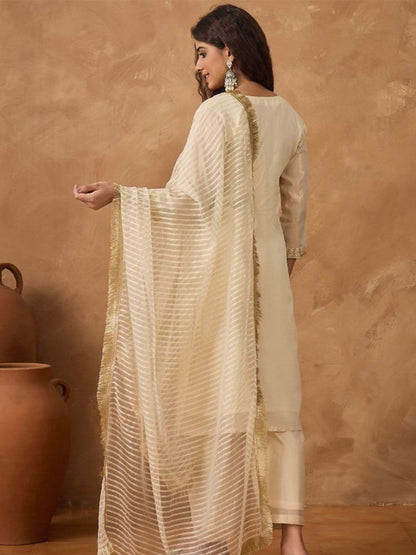 Dhiyona VA Women'sYoke Design V-Neck Straight Kurta With Trousers & Dupatta