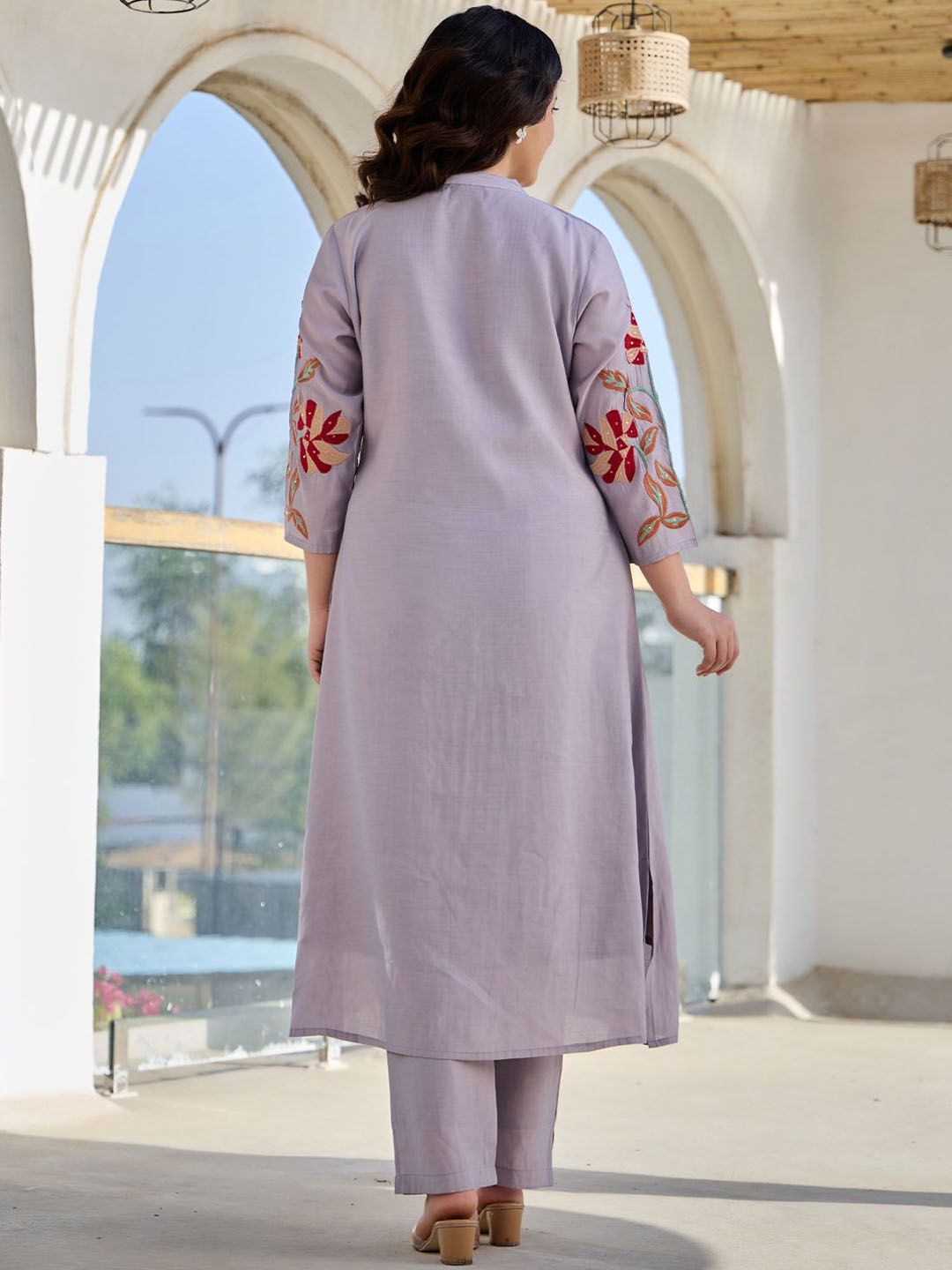 Women Floral Embroidered Thread Work Pure Cotton Kurta with Trousers