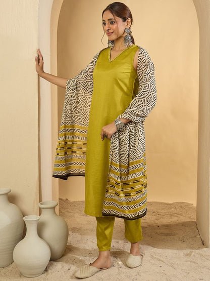 Sleeveless V-Neck Straight Kurta With Trousers & Dupatta