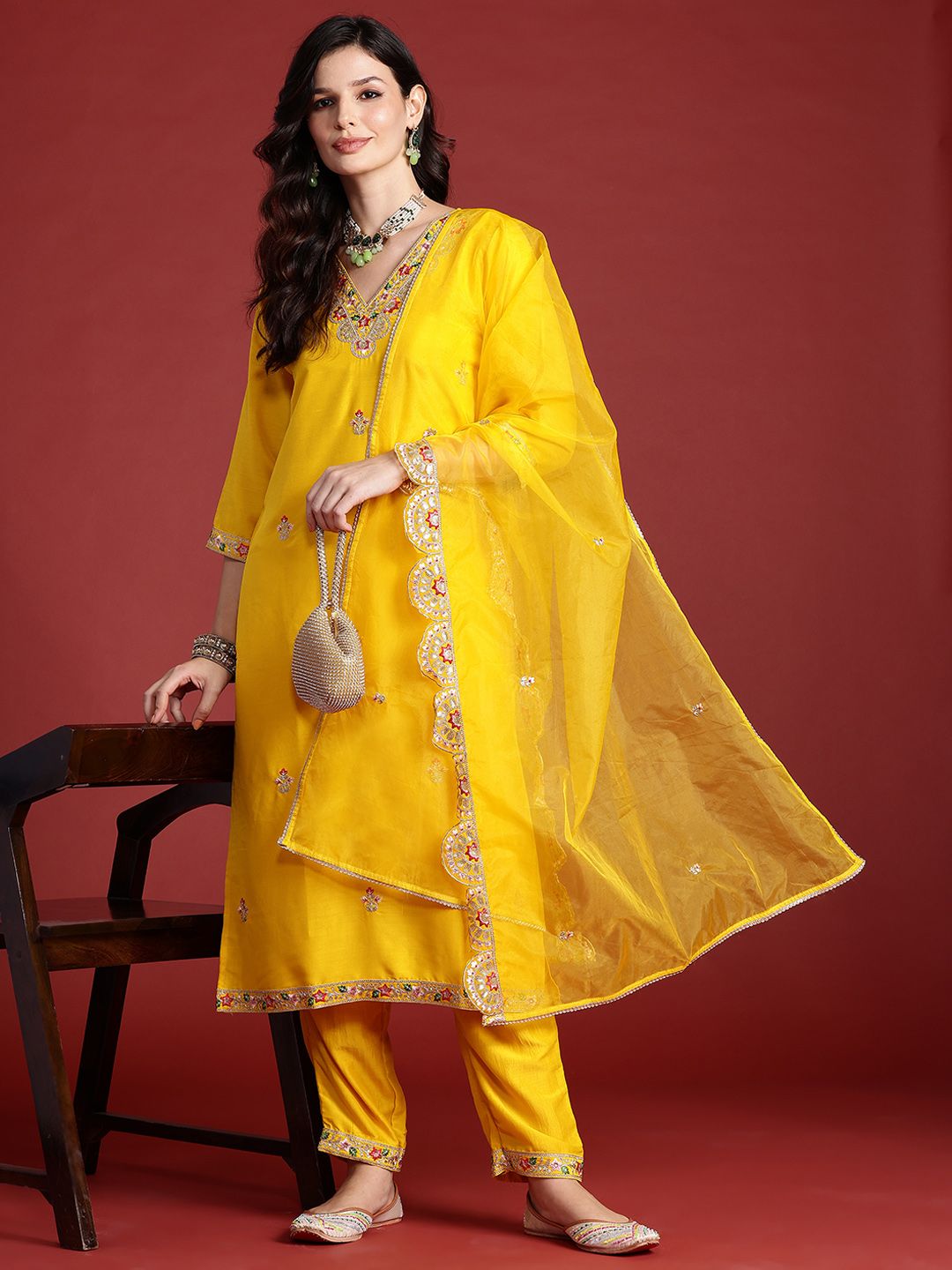 Dhiyona IE Ethnic Motifs Embroidered Sequinned Kurta With Trousers & Dupatta
