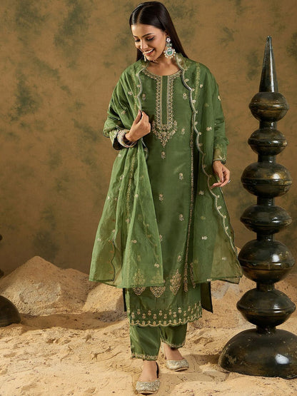 Dhiyona IE Women Ethnic Motifs Embroidered Regular Gotta Patti Kurta with Trousers & With Dupatta