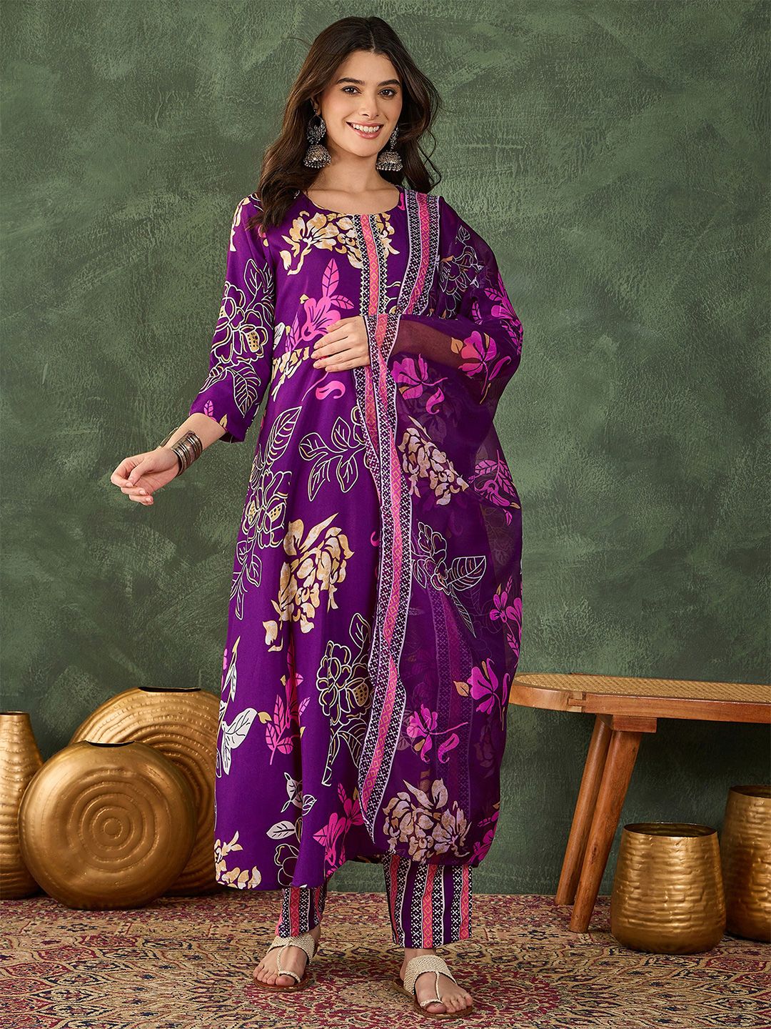 Dhiyona KL Women Floral Printed Tiered Kurta with Trousers & With Dupatta