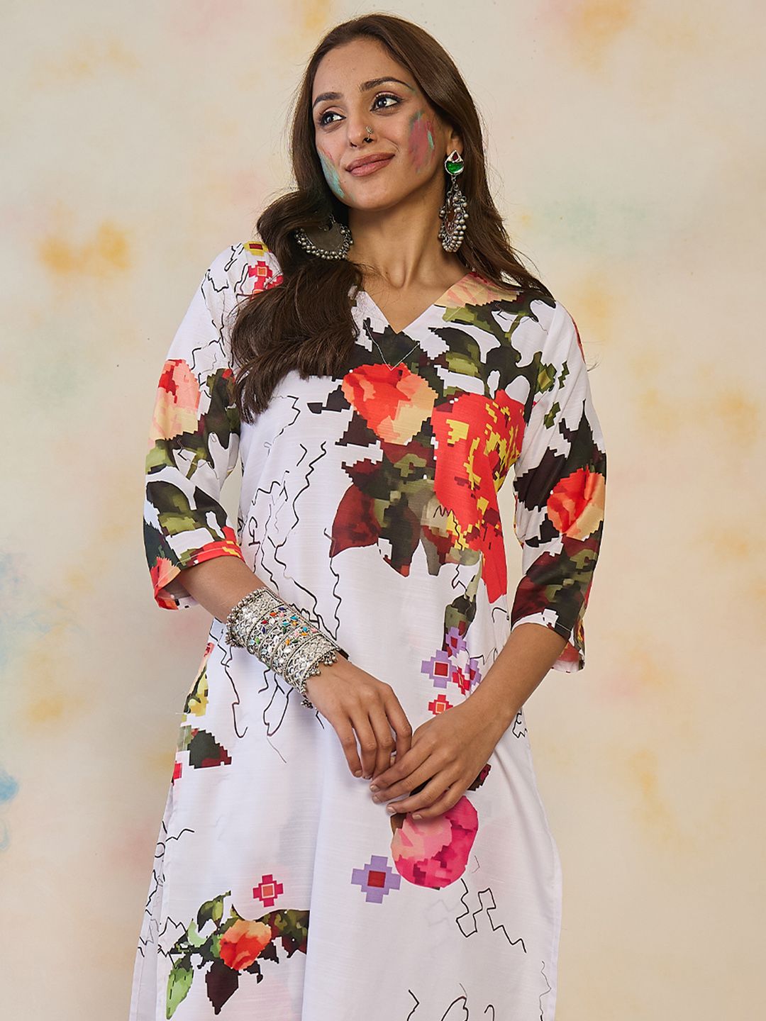 Women Floral Printed Regular Kurta with Trousers