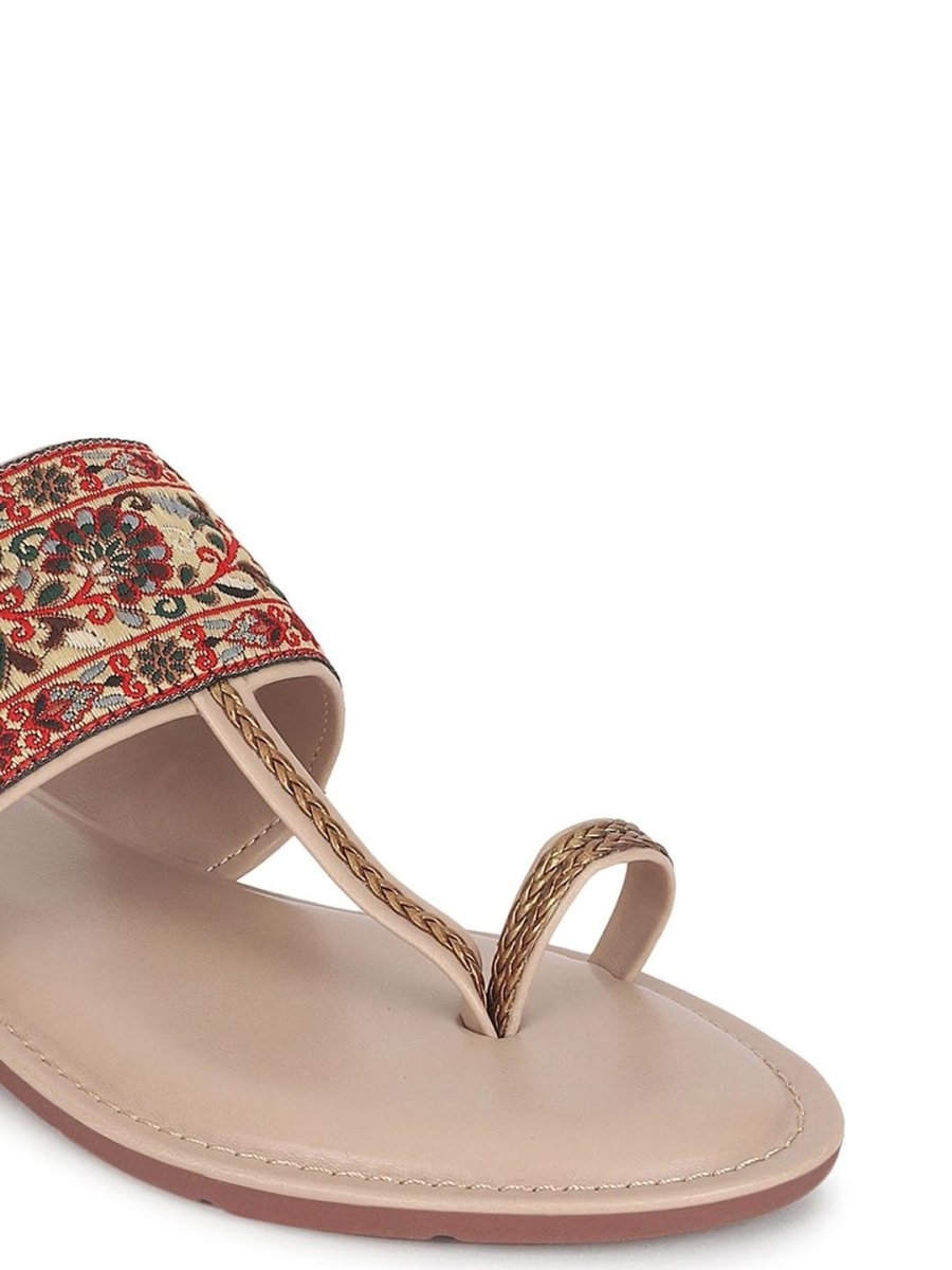 Dhiyona AK Women Embroidered One Toe Flats