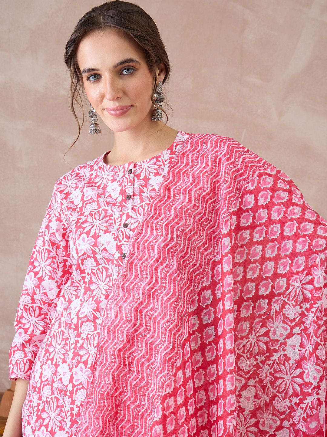 Dhiyona IE Women Floral Printed Regular Pure Cotton Kurta with Trousers & With Dupatta