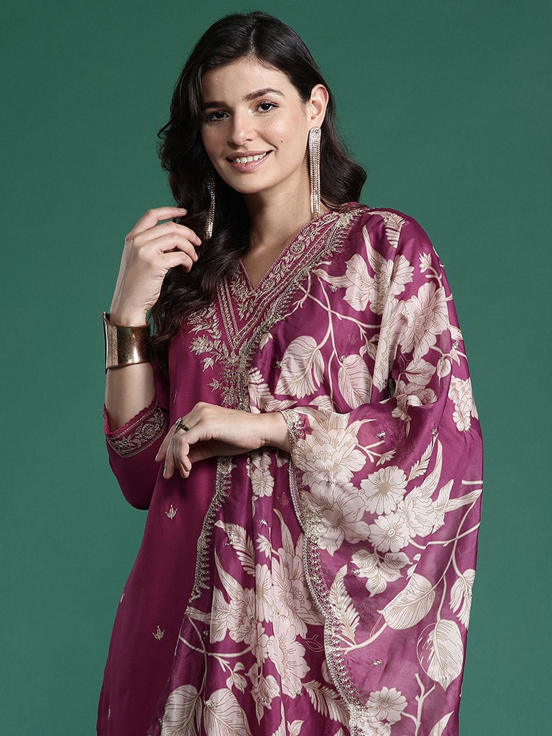 Ethnic Motifs Embroidered Thread Work Kurta with Salwar & With Dupatta
