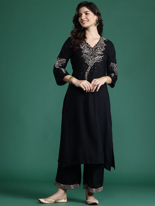 Dhiyona IE Solid Kurta with Trousers with Embroidered Detail