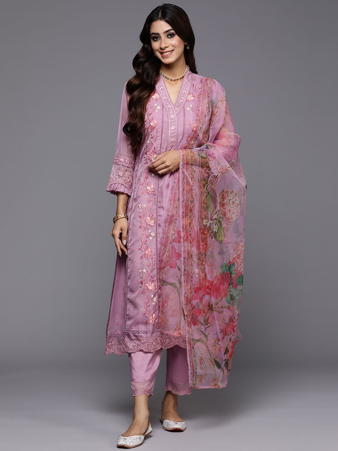 Women Floral Embroidered Regular Thread Work Kurta with Trousers & With Dupatta