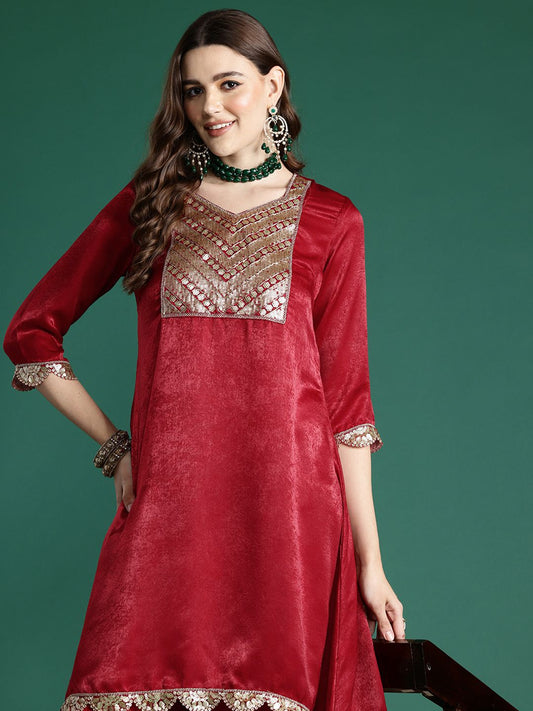 Dhiyona SN Women's Velvet Finish Embellished Kurta Set