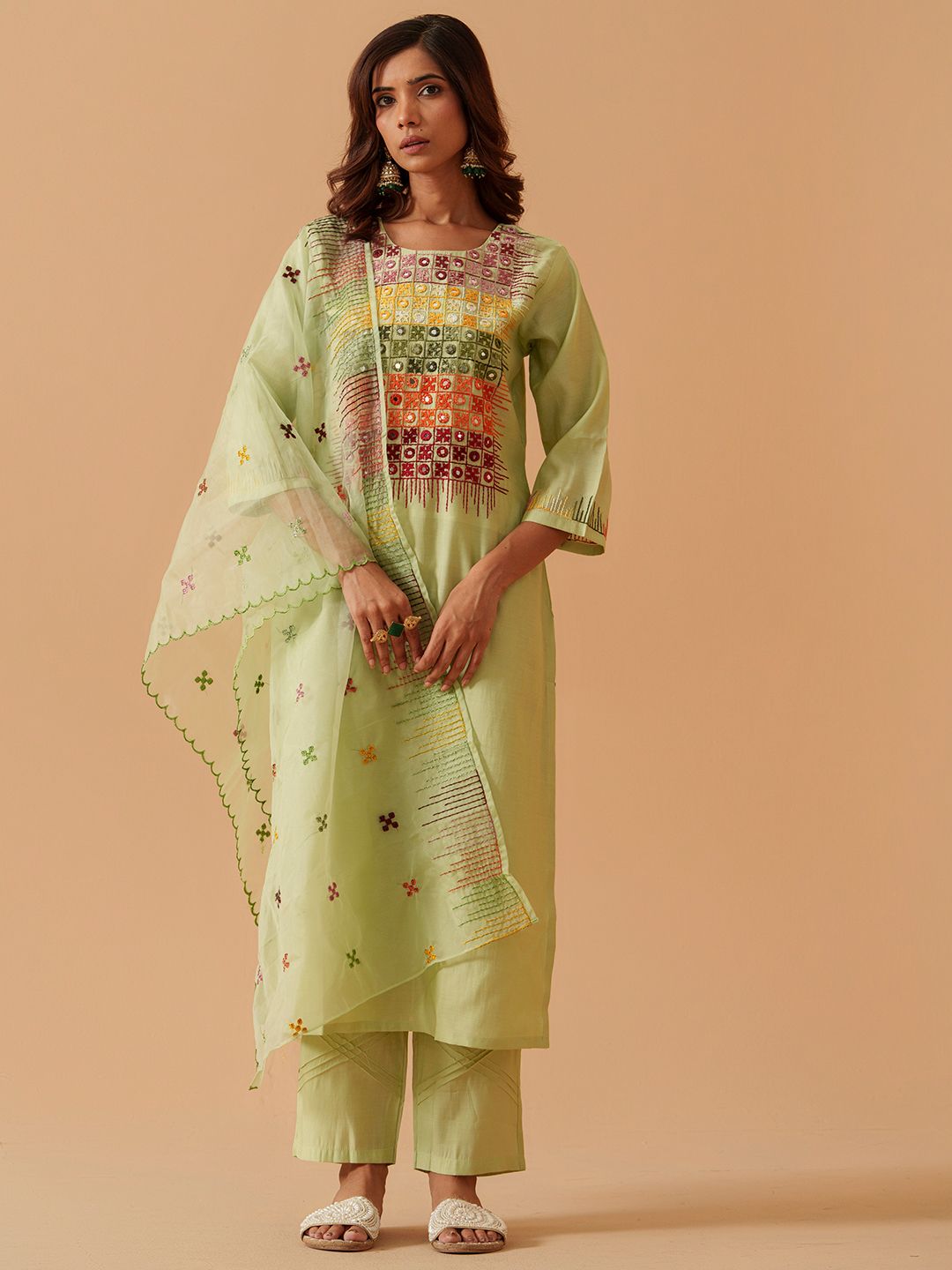 Dhiyona PD Women Women Embroidered Kurta With Trousers & Dupatta