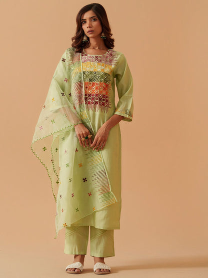 Dhiyona PD Women Women Embroidered Kurta With Trousers & Dupatta