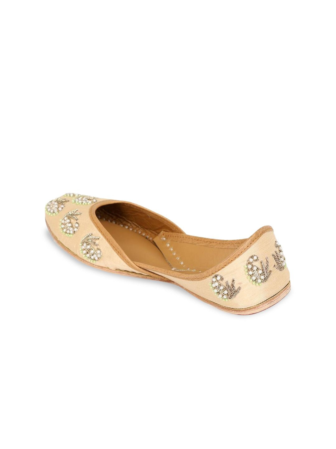 Dhiyona HOP Embroidered Ethnic Mojaris
