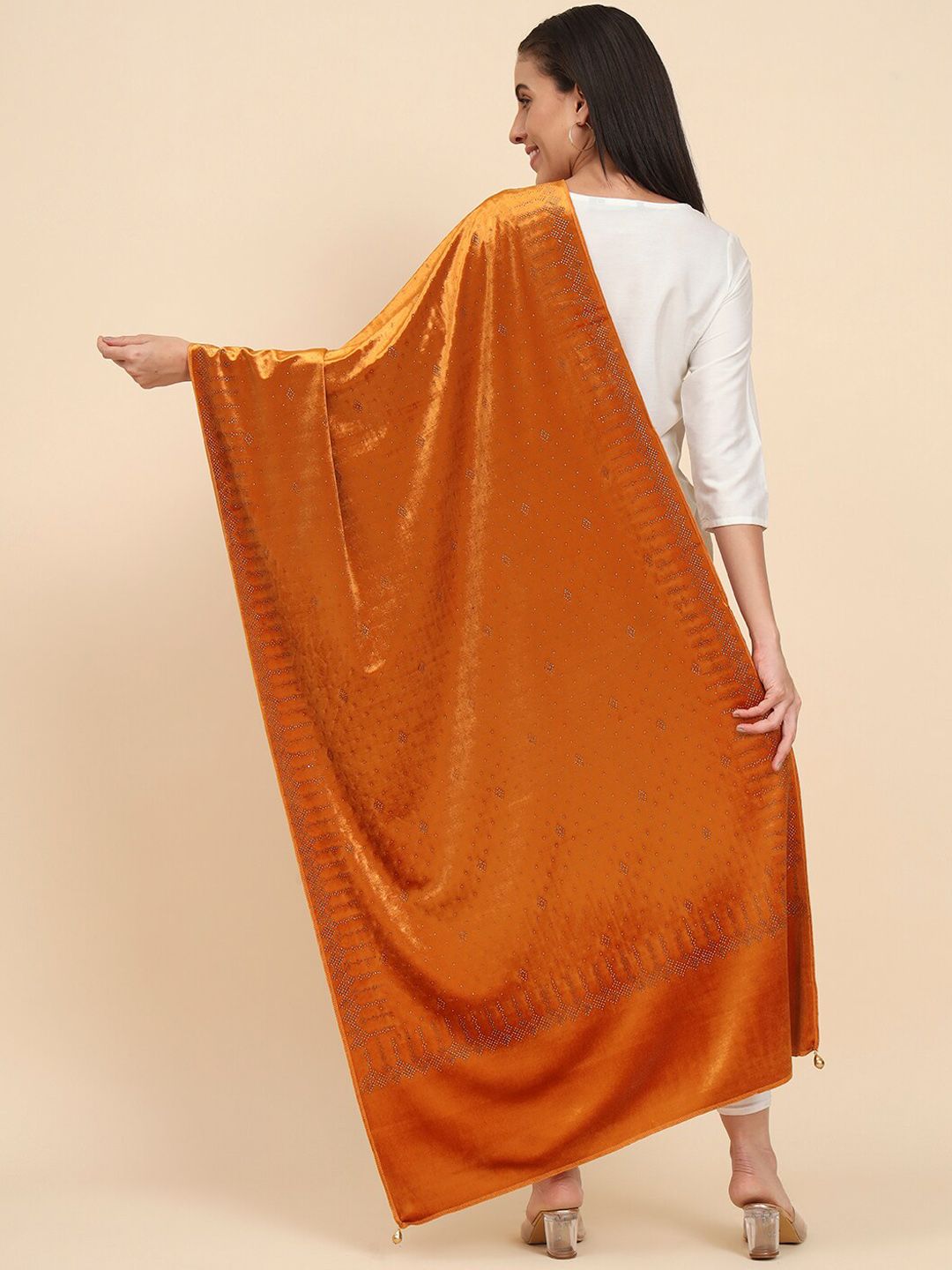 Dhiyona PA Embellished Beads and Stones Velvet Shawl