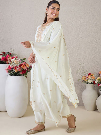 Dhiyona IE Women Paisley Embroidered Regular Kurta with Trousers & With Dupatta