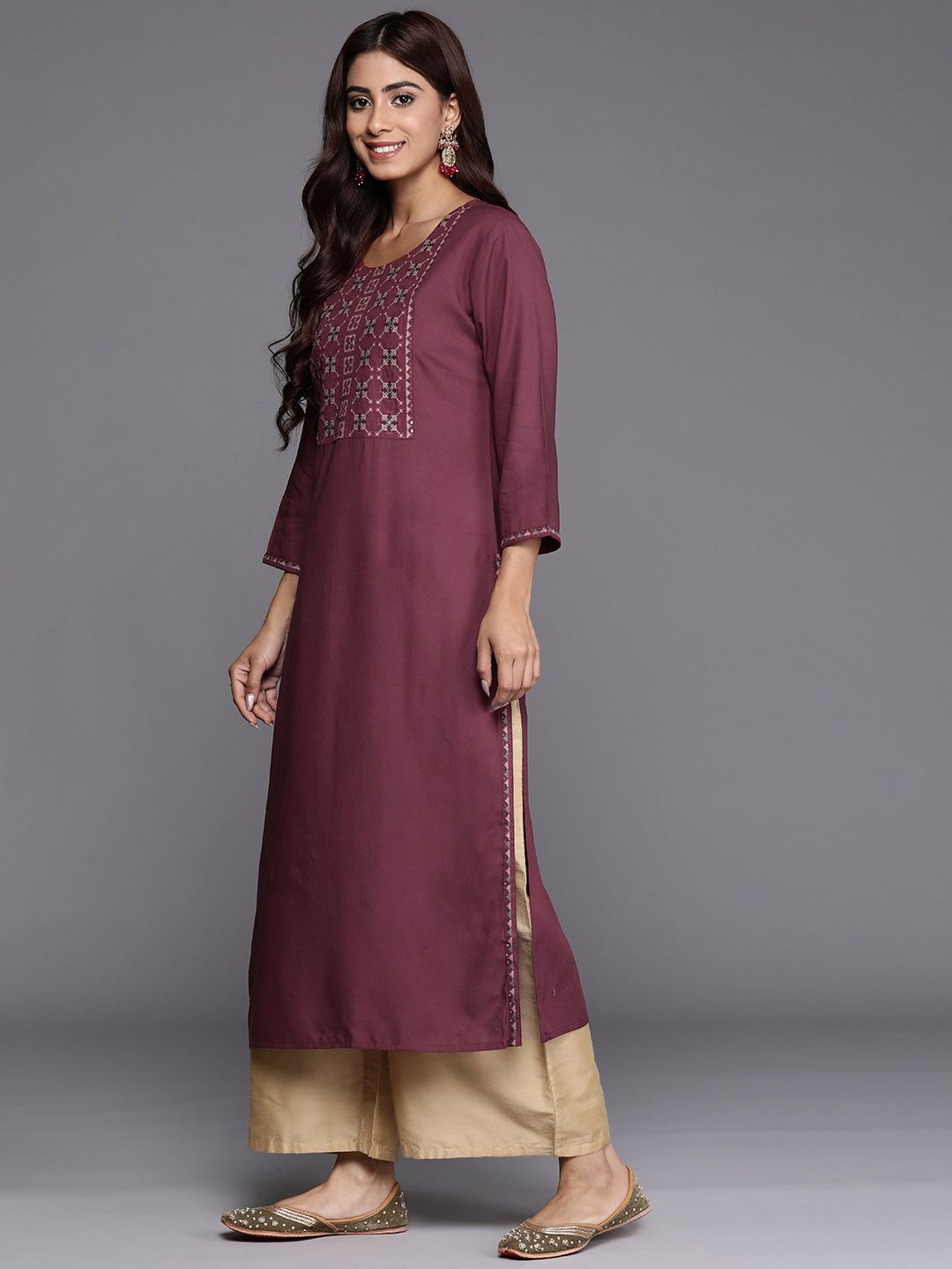 Dhiyona IE Pack of 2 Yoke Embroidered Thread Work Kurta