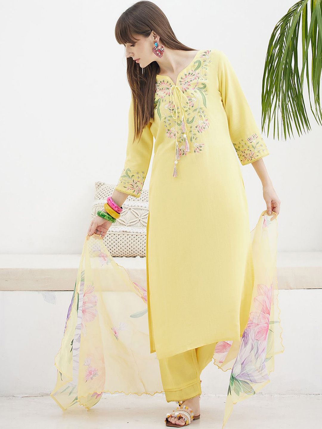 Floral Embroidered Straight Thread Work Kurta With Trousers & Dupatta