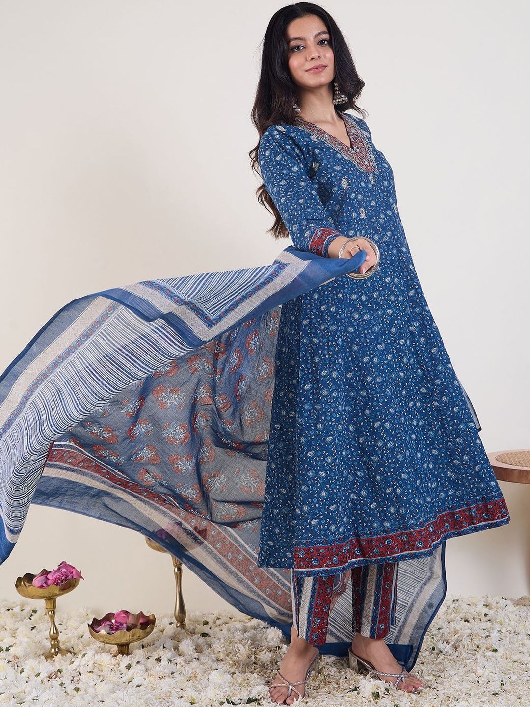 Ethnic Motifs Printed Panelled Pure Cotton Kurta With Trousers & Dupatta