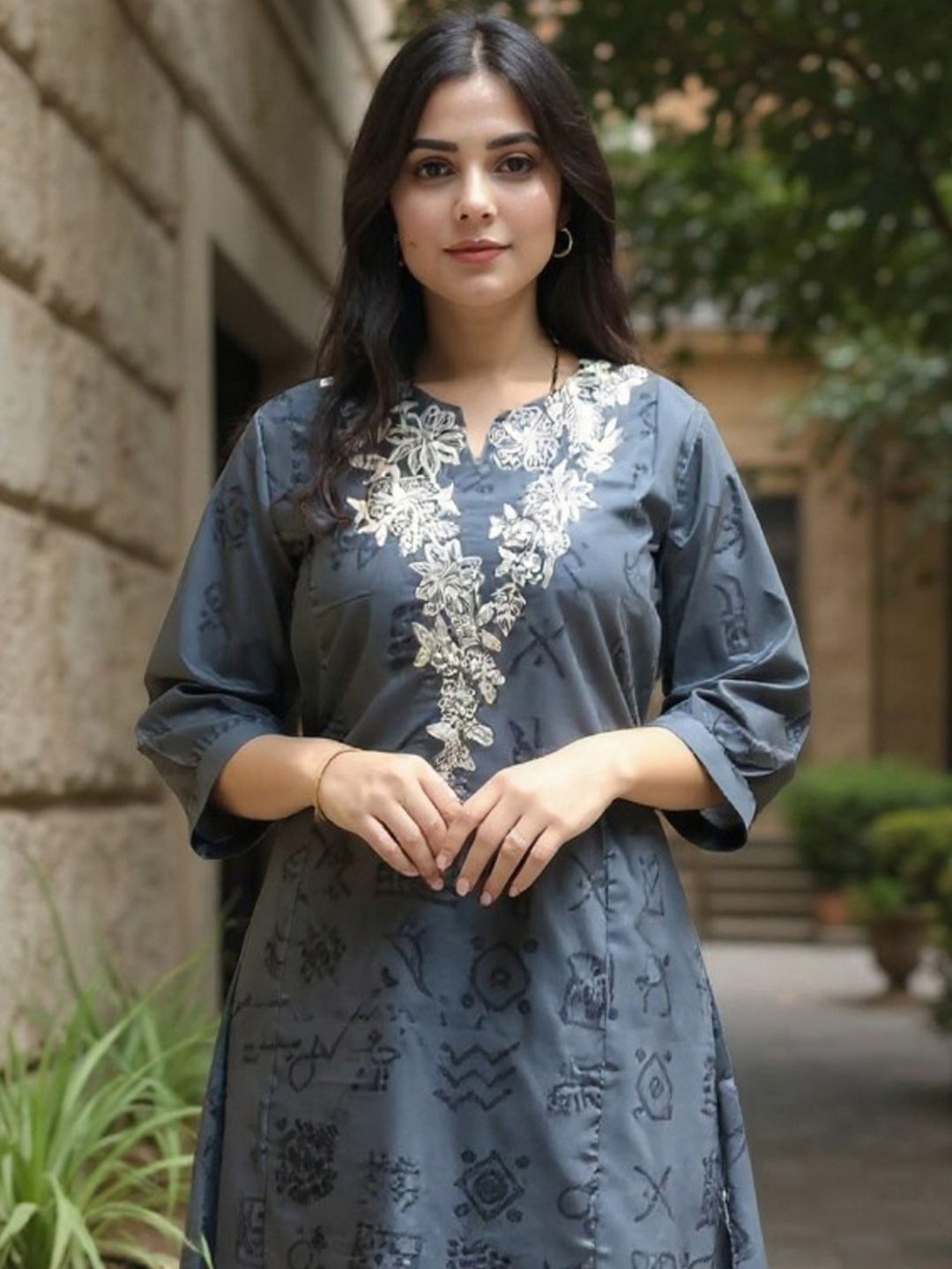 Dhiyona IE Women Geometric Printed Kurta with Trousers