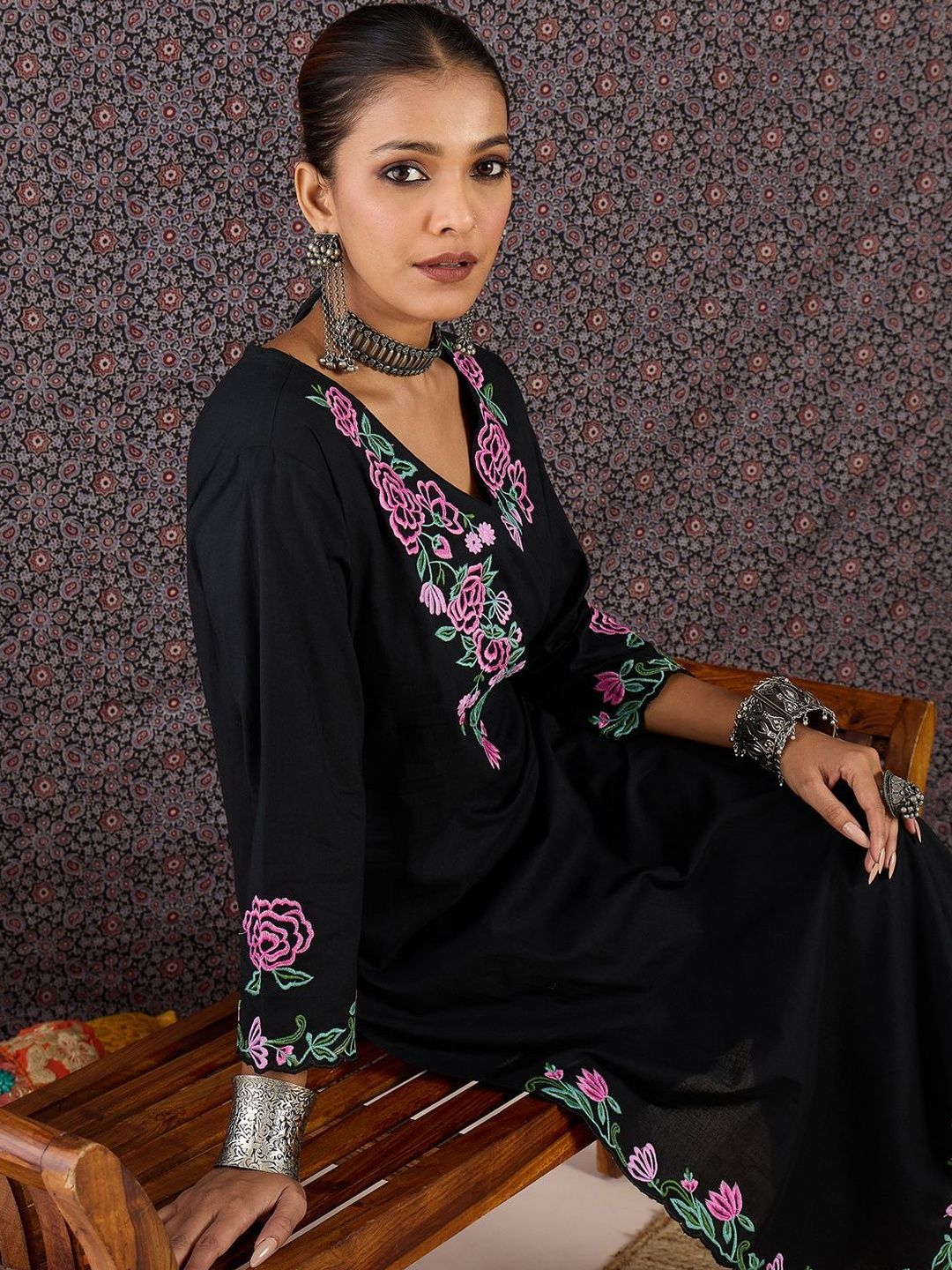 Women Floral Embroidered Regular Thread Work Pure Cotton Kurta with Trousers