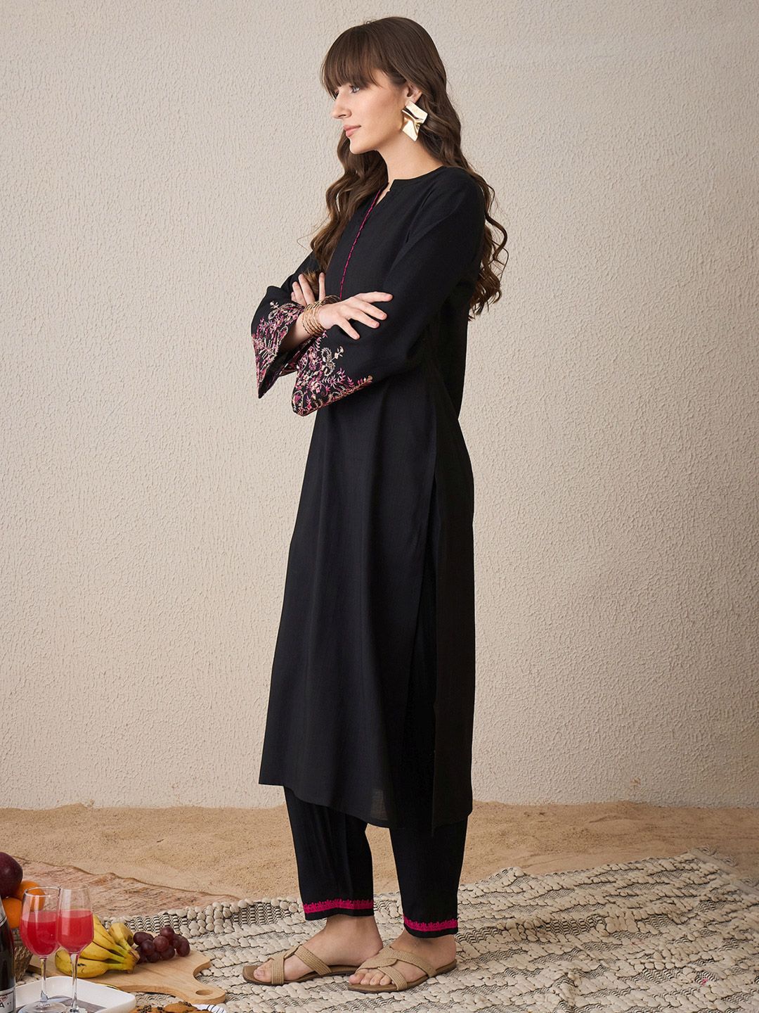 Mandarin Collar Flared Sleeves Thread Work Straight Kurta With Trouser