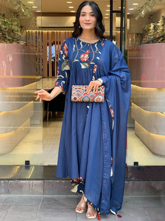 Dhiyona KL Women Floral Printed Empire Kurta with Trousers & With Dupatta