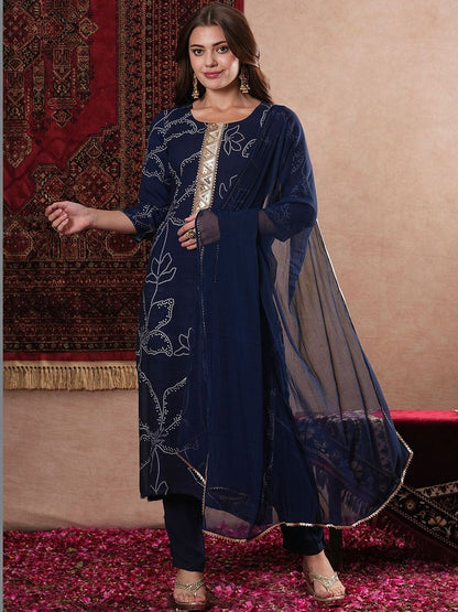 Dhiyona KL Women Floral Printed Regular Gotta Patti Kurta with Trousers & With Dupatta