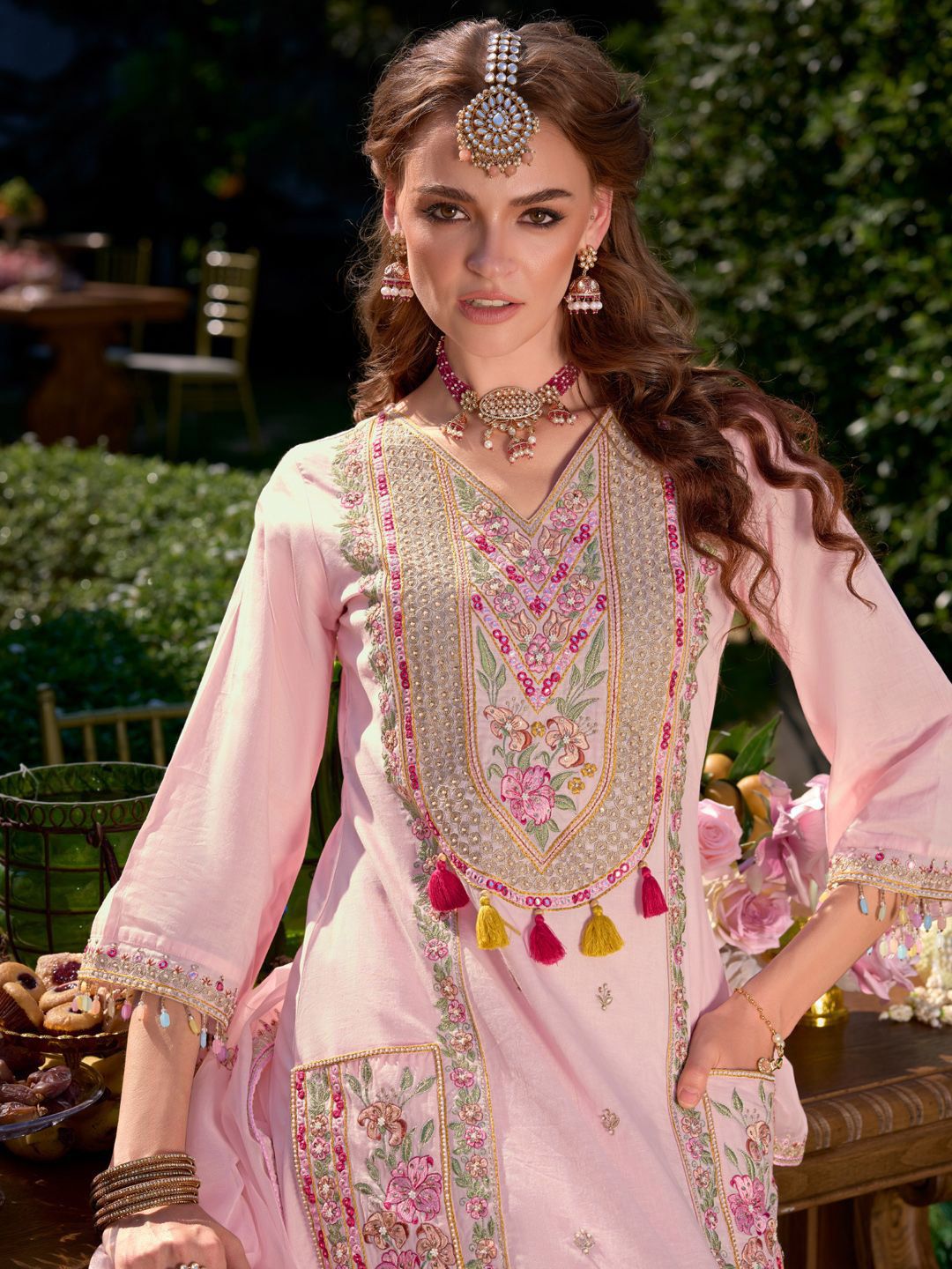 Dhiyona IE Women Floral Embroidered Regular Kurta with Trousers & With Dupatta