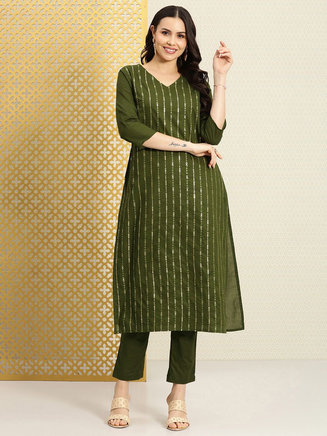 Dhiyona PD Women Women Striped Sequinned Pure Cotton Kurta with Trousers Set