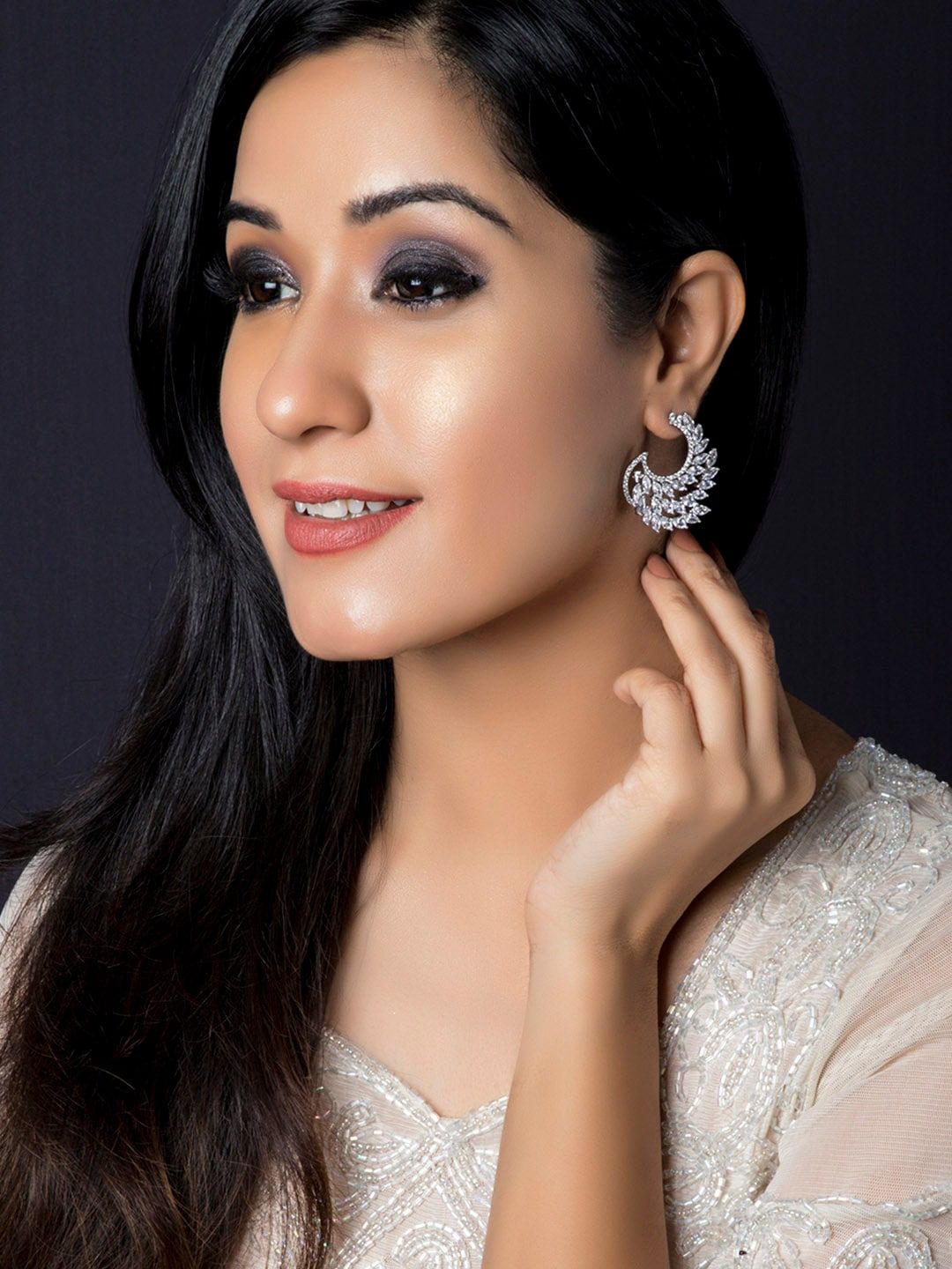 Dhiyona RJ Women's Silver-Toned & White Handcrafted Feather Shaped Drop Earrings