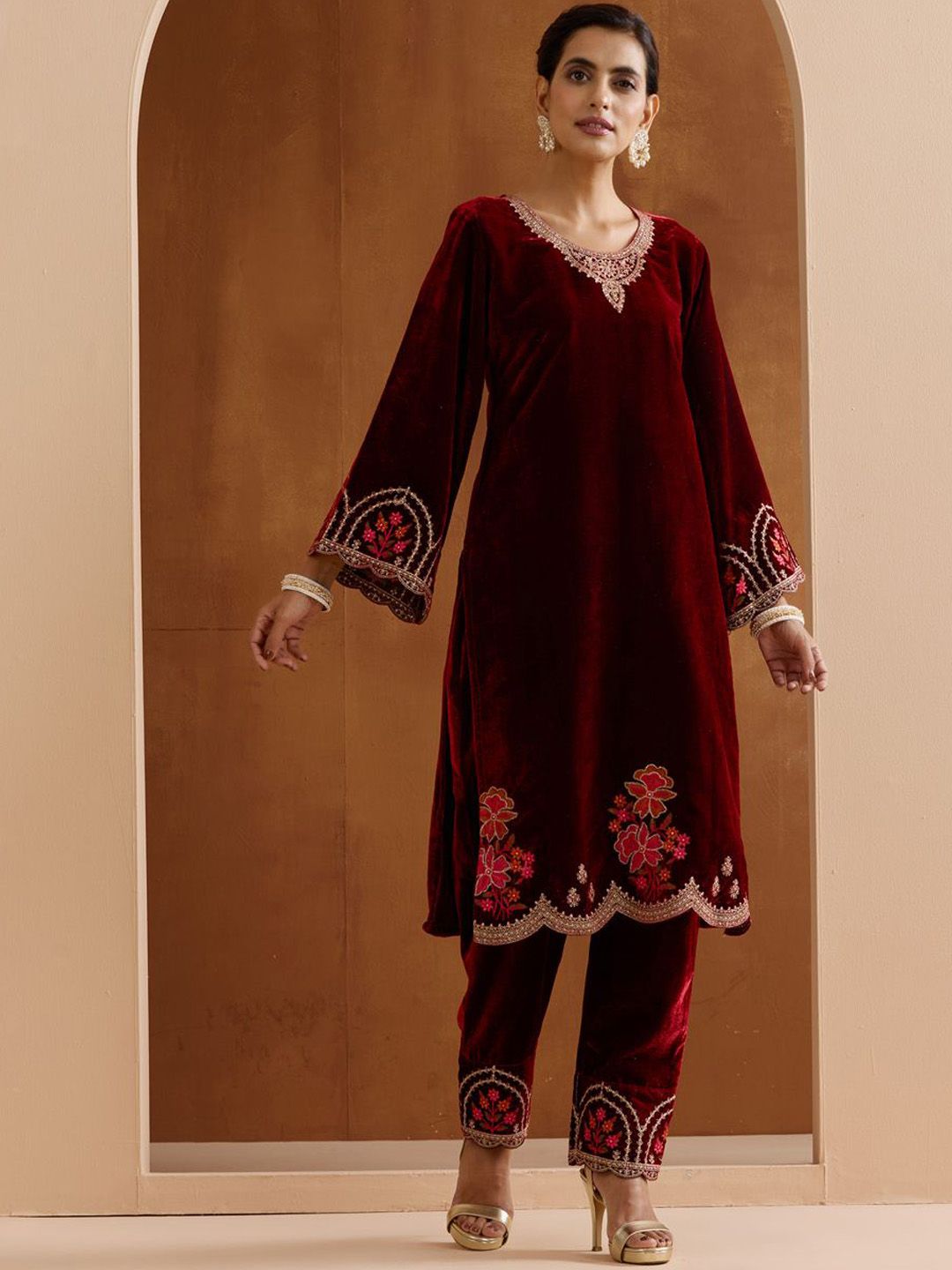 Dhiyona IS Women's Women Ethnic Motifs Embroidered Regular Sequinned Velvet Kurta with Trousers & With Dupatta
