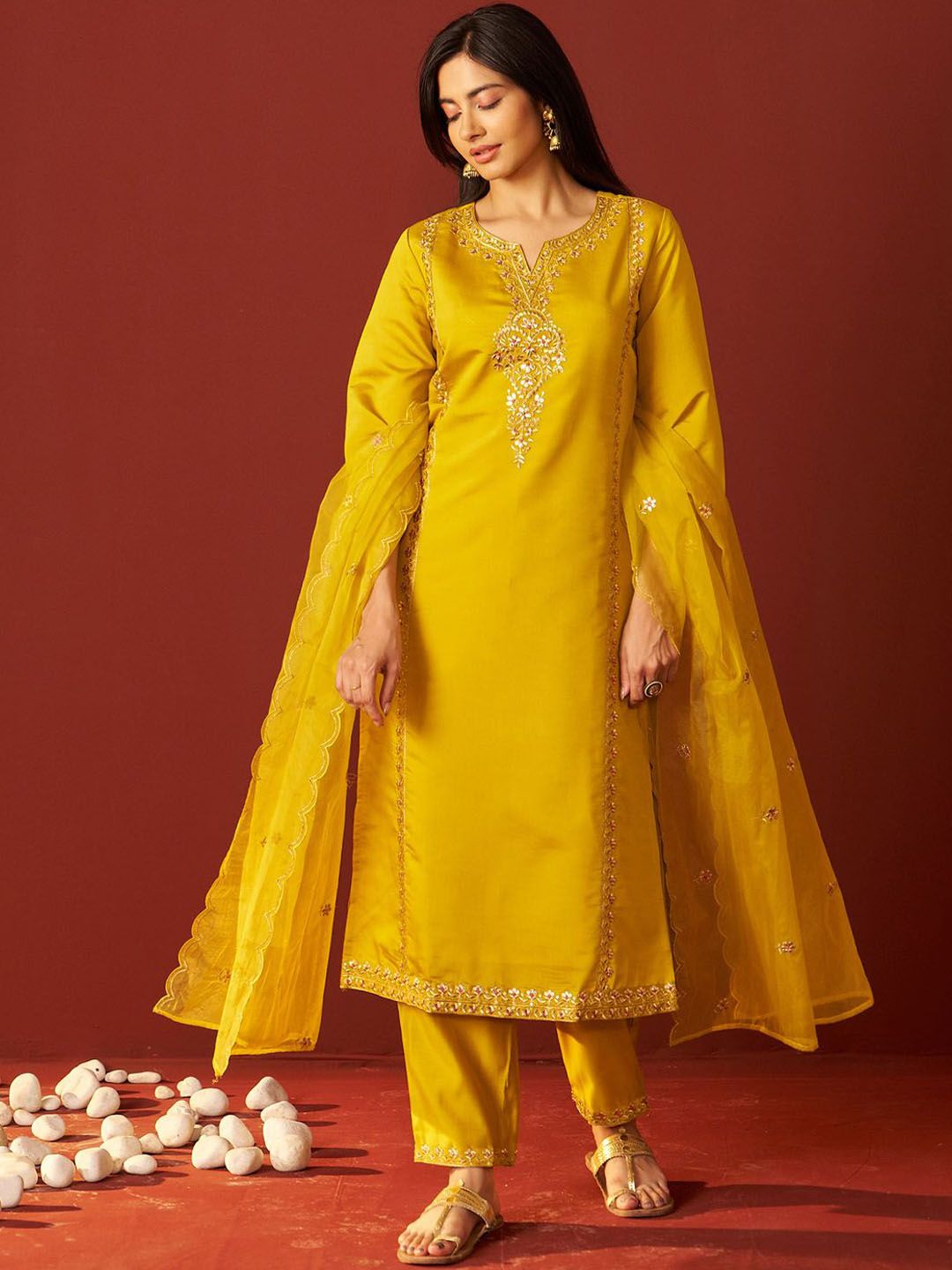 Women Floral Embroidered Kurta with Trousers & Dupatta