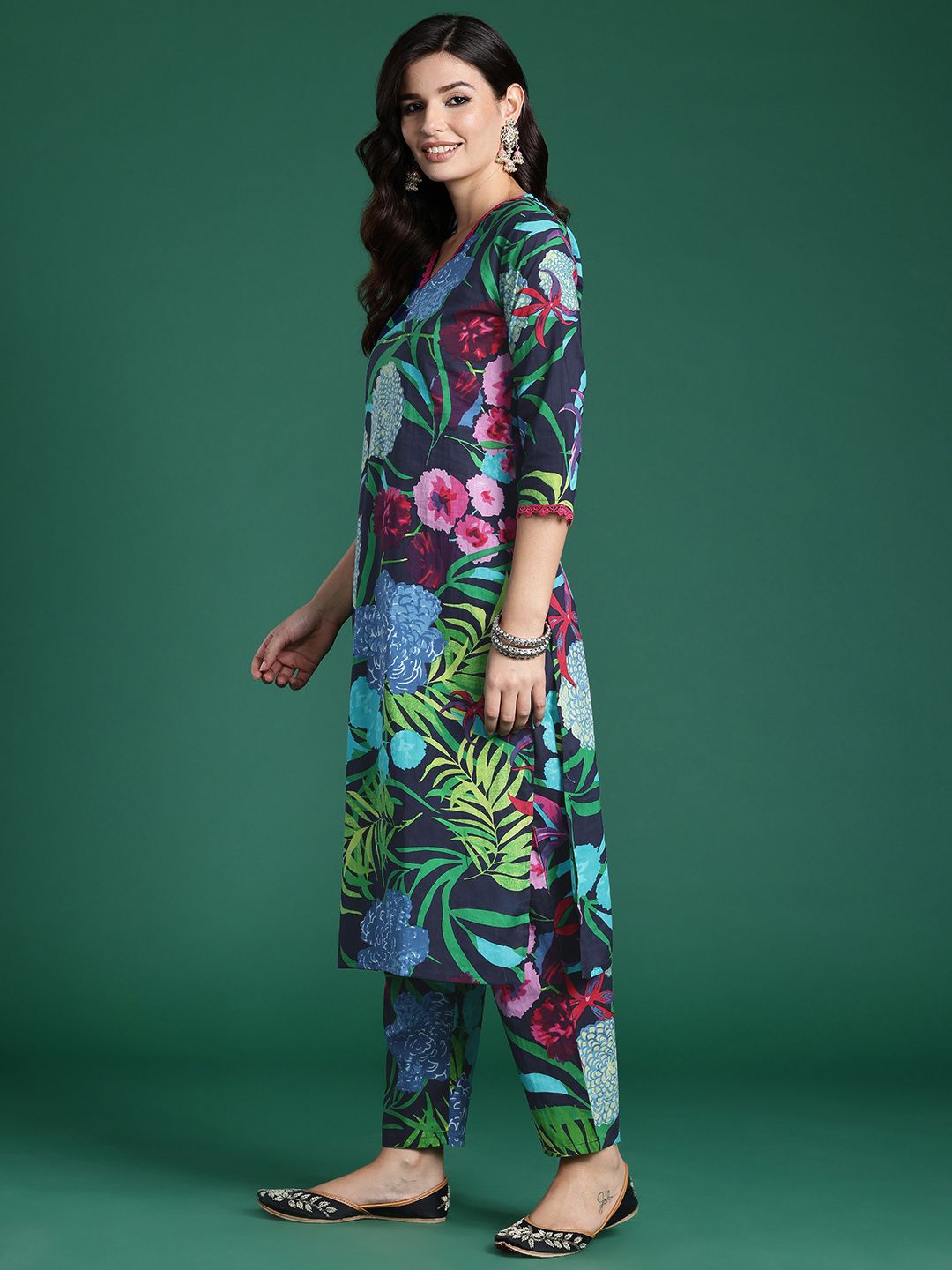 Dhiyona IE Women Floral Printed Regular Pure Cotton Kurta with Trousers