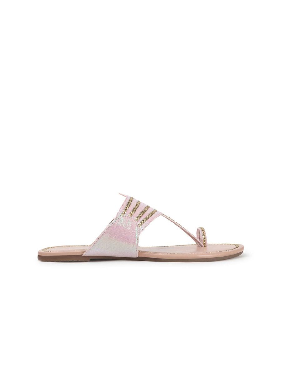 Dhiyona AK Women Pink Textured One Toe Flats